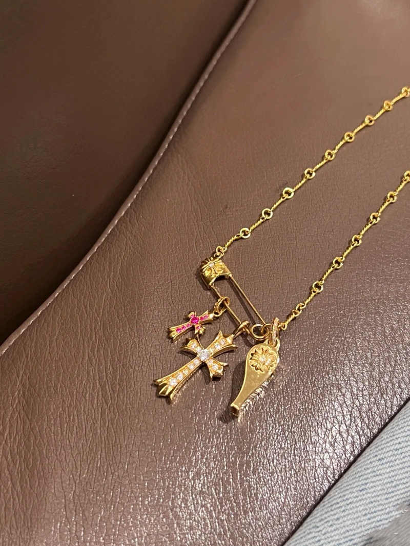 Ch*0me He**ts necklaces